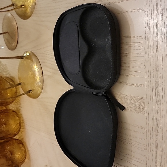 Bose Noise Canceling Headphones 700 Black - Picture 4 of 9